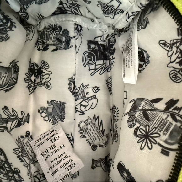 Bundle of 6 Kiehl's Ultra Facial Cleanser w/ Rare Travel Bag NWT - Picture 4 of 6